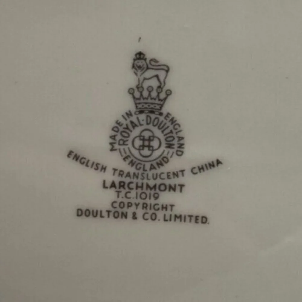 Royal Doulton manufacturer royal